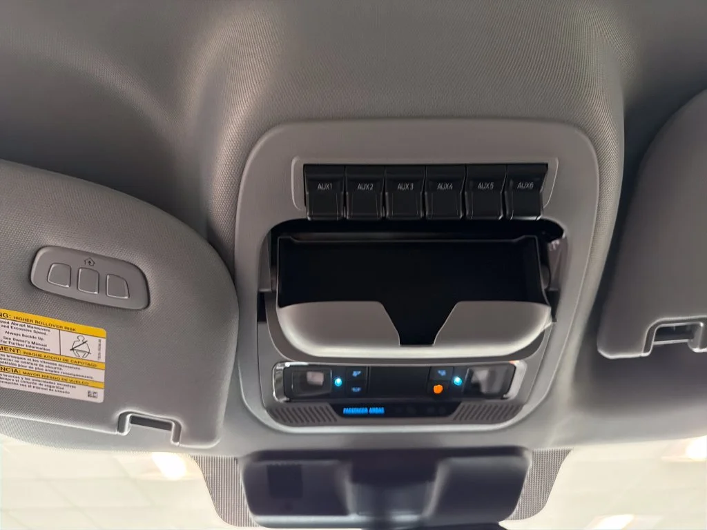 New 2027 Oxford White Ford F-250® Lariat® image 16