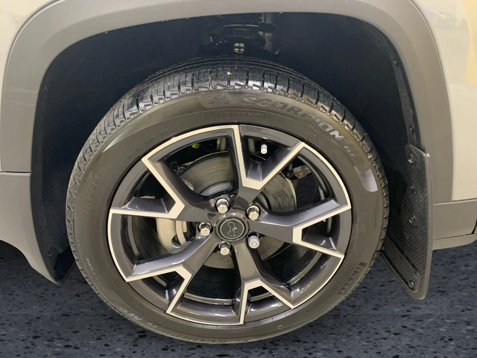 New 2026 STING-GREY Jeep Overland image 9