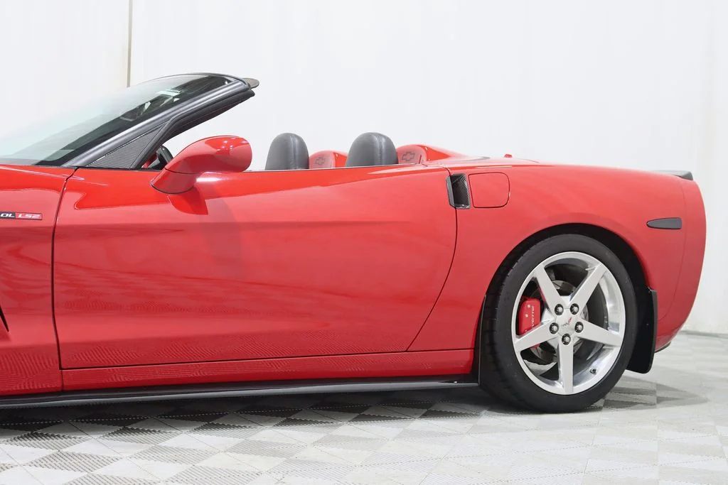 Used 2005 Red Chevrolet Base image 4