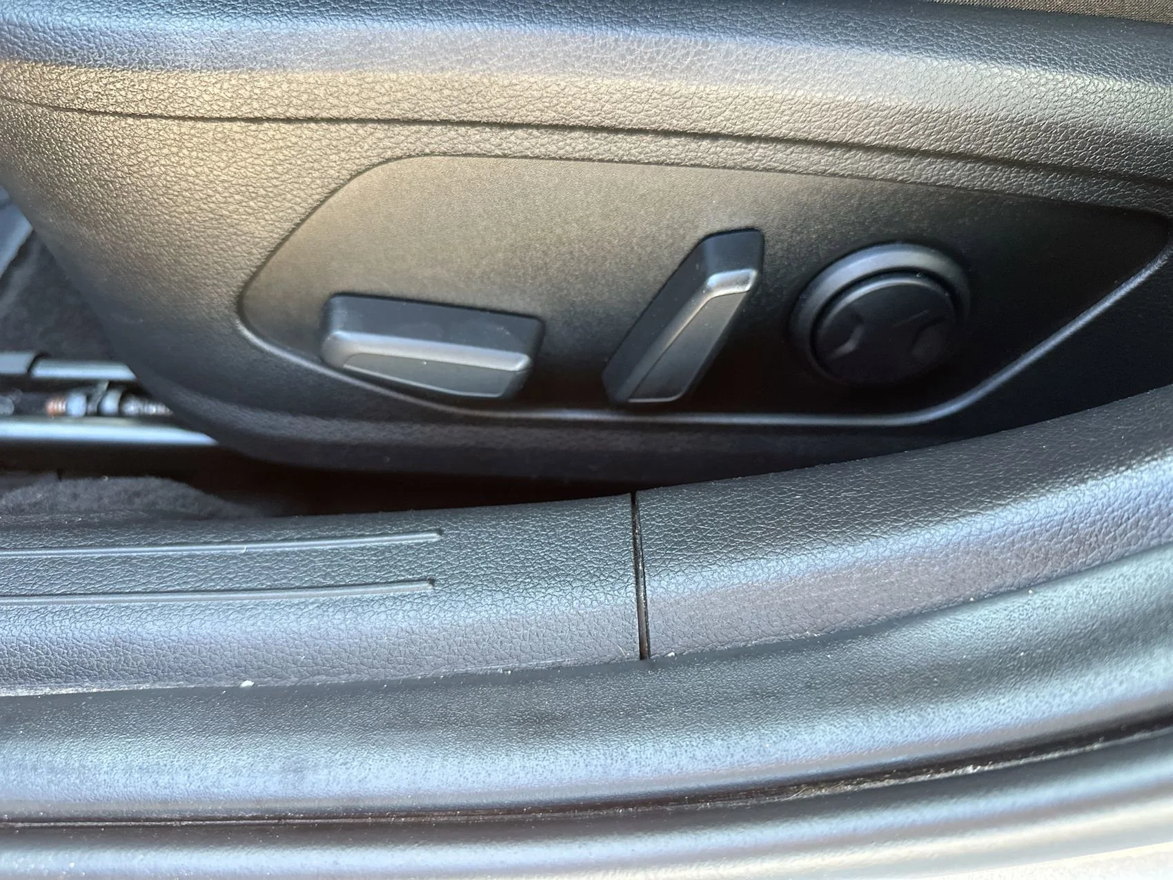 Used 2025 Aero Silver Hyundai SEL image 12