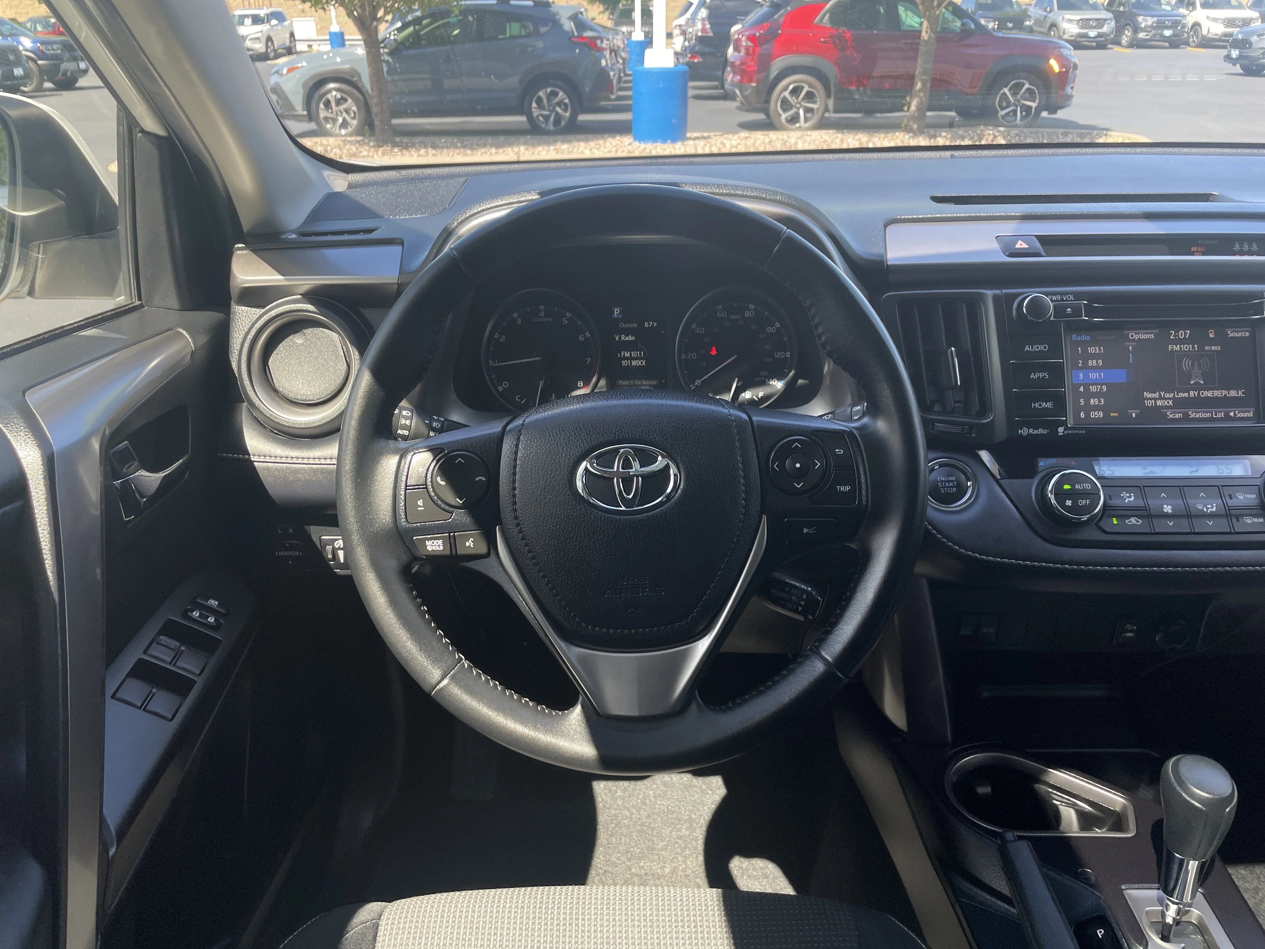 Used 2017 Super White Toyota XLE image 19