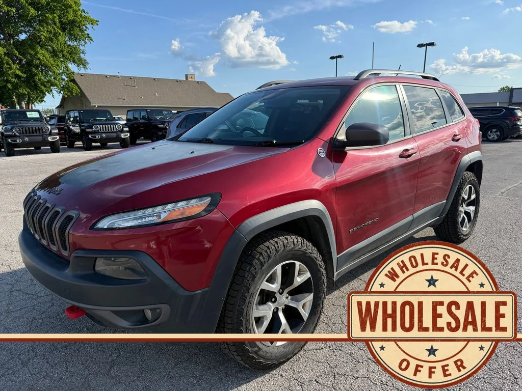 Used 2015 Red Jeep Trailhawk image 1