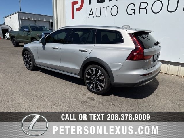 2024 Volvo V60 Cross Country Ultimate - Photo 6