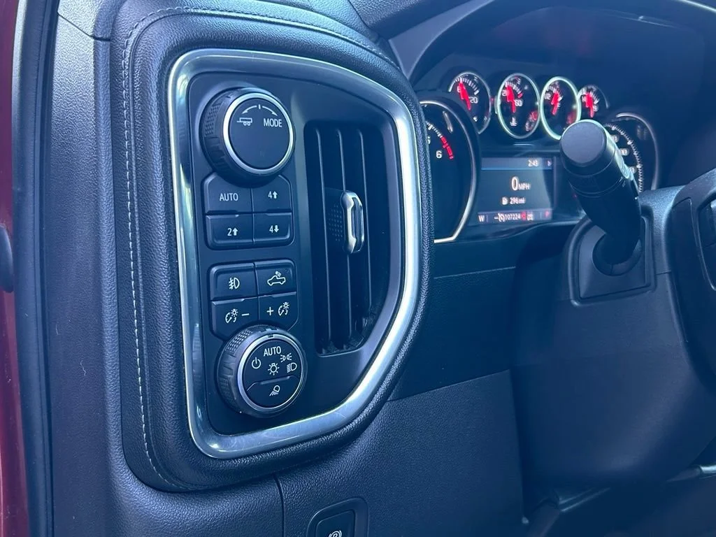 Used 2020 CAJUN RED TINTCOAT Chevrolet RST image 20
