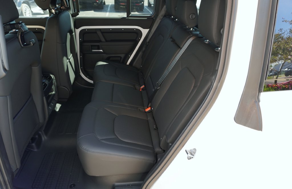 New 2026 Fuji White Land Rover S image 28