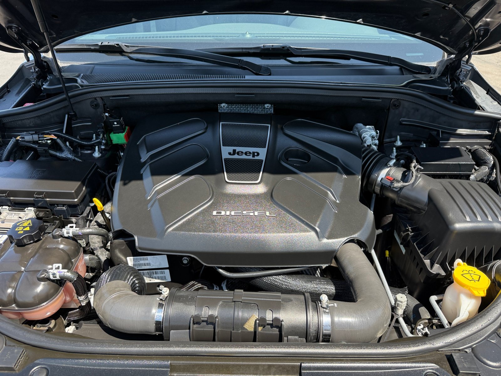 Used 2018 Crystal Metallic Jeep Limited image 20