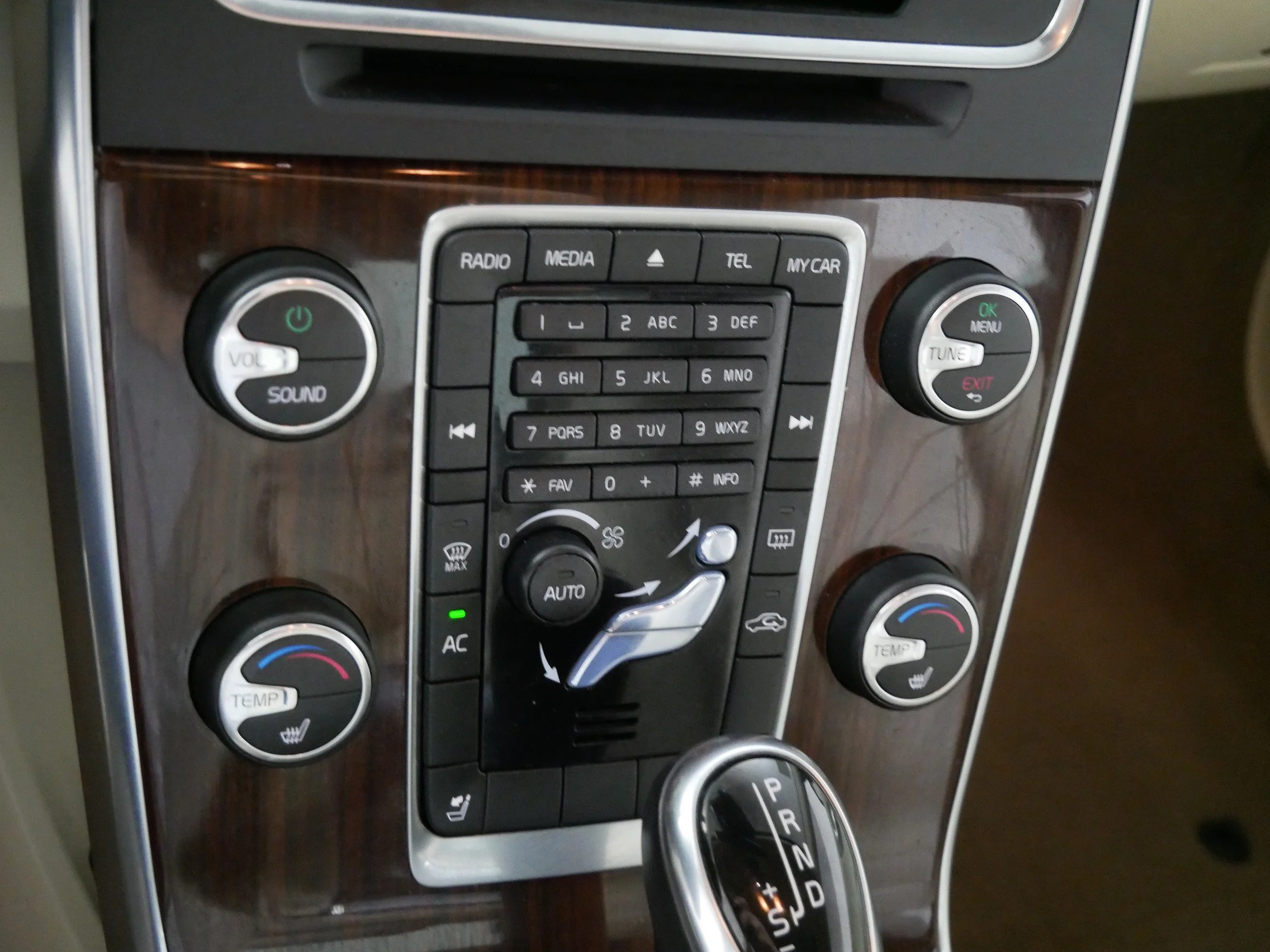 Used 2014 Seashell Metallic Volvo T5 image 23