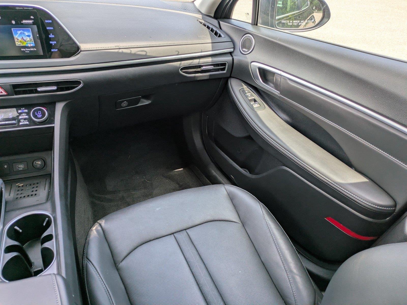 Used 2023 Onyx Black Hyundai Limited image 16