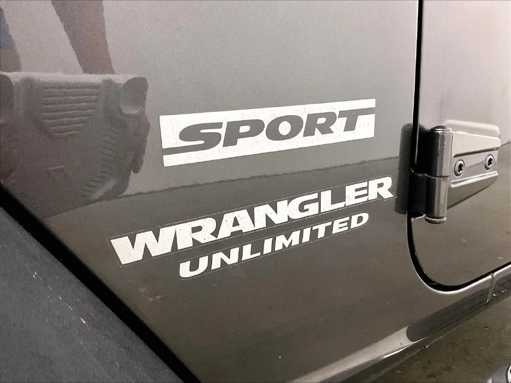Used 2014 Gray Jeep Unlimited Sport image 22