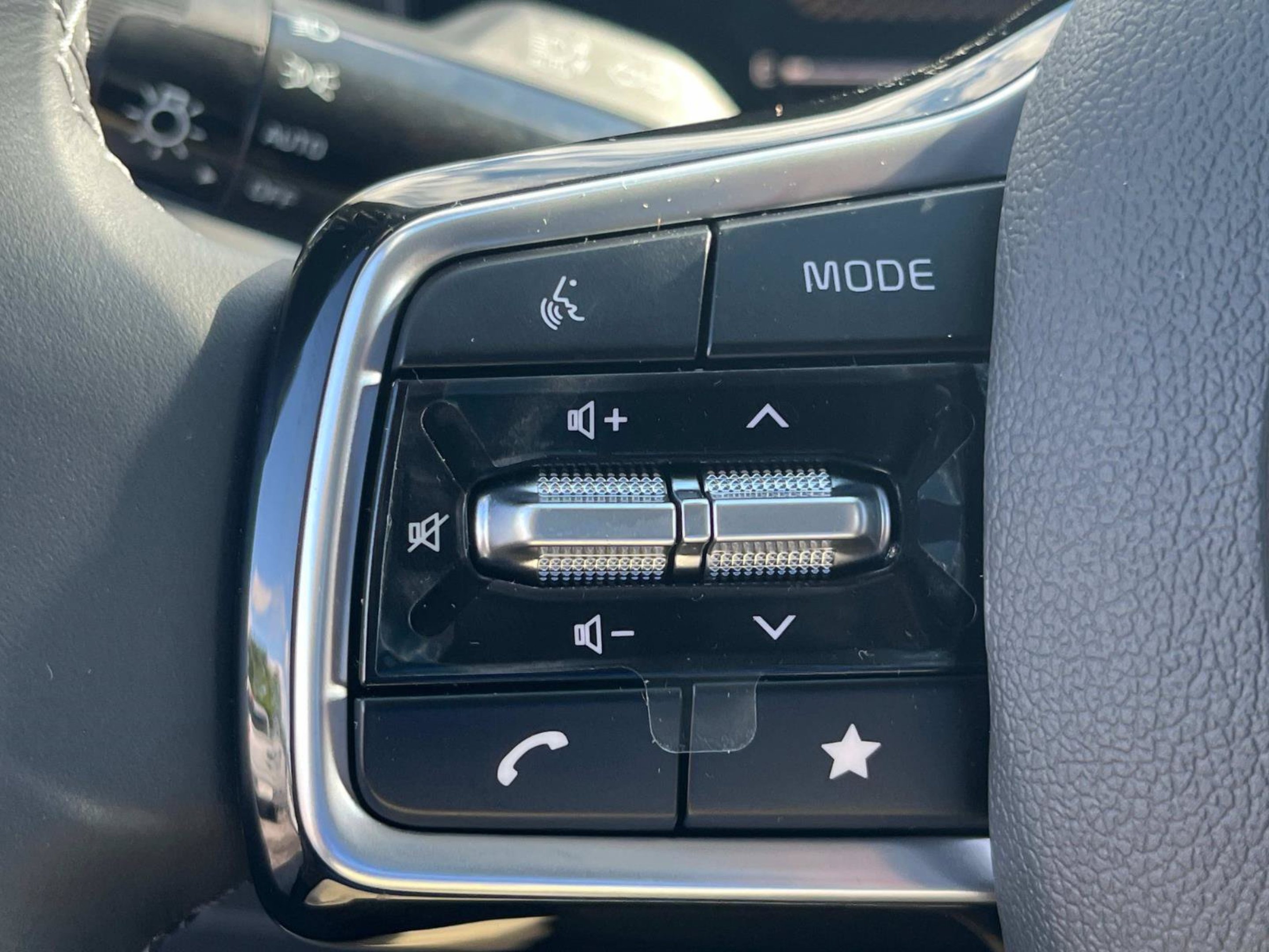 2025 Kia Sorento S - Photo 22