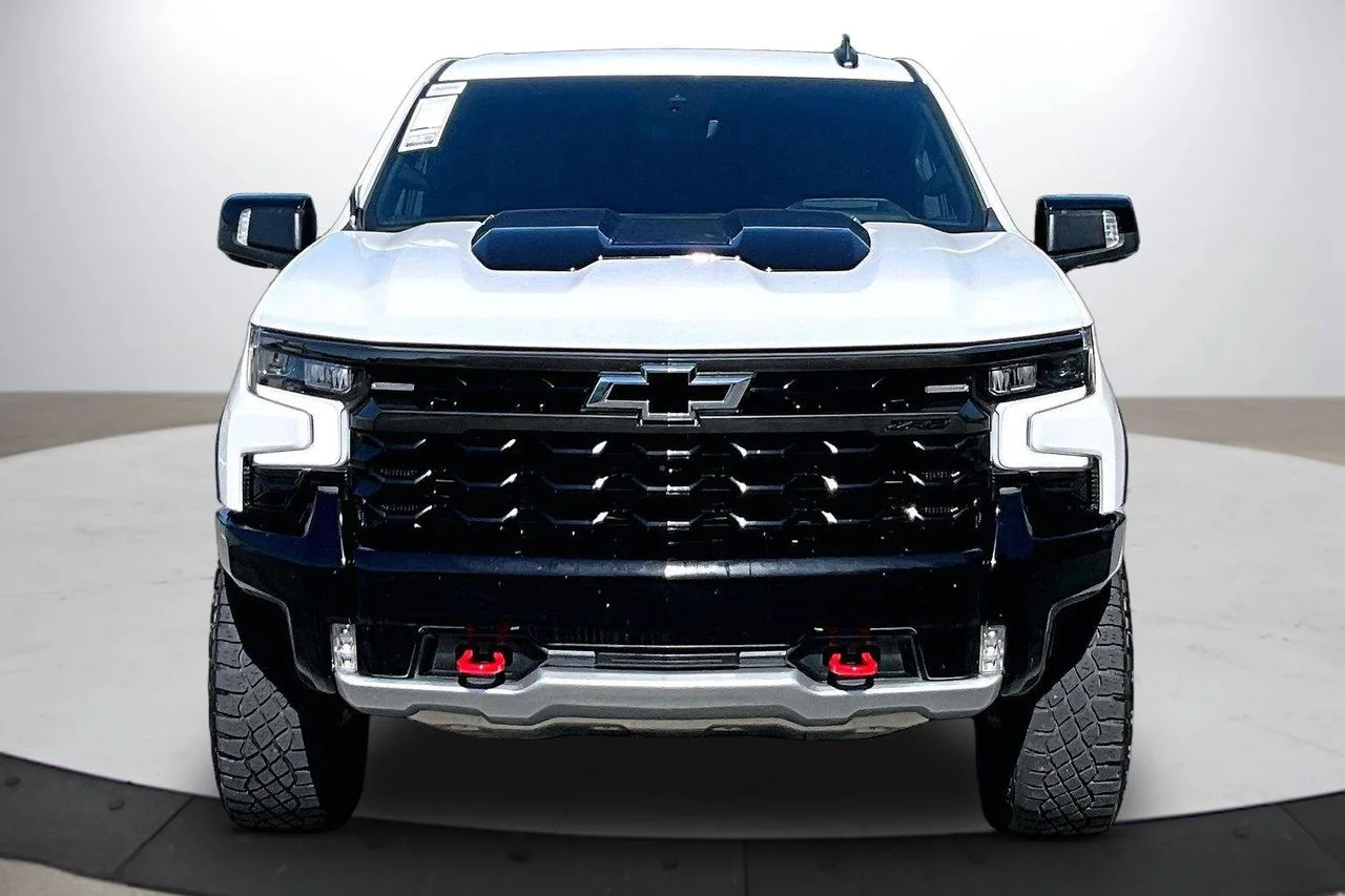 Used 2022 White Chevrolet ZR2 image 3