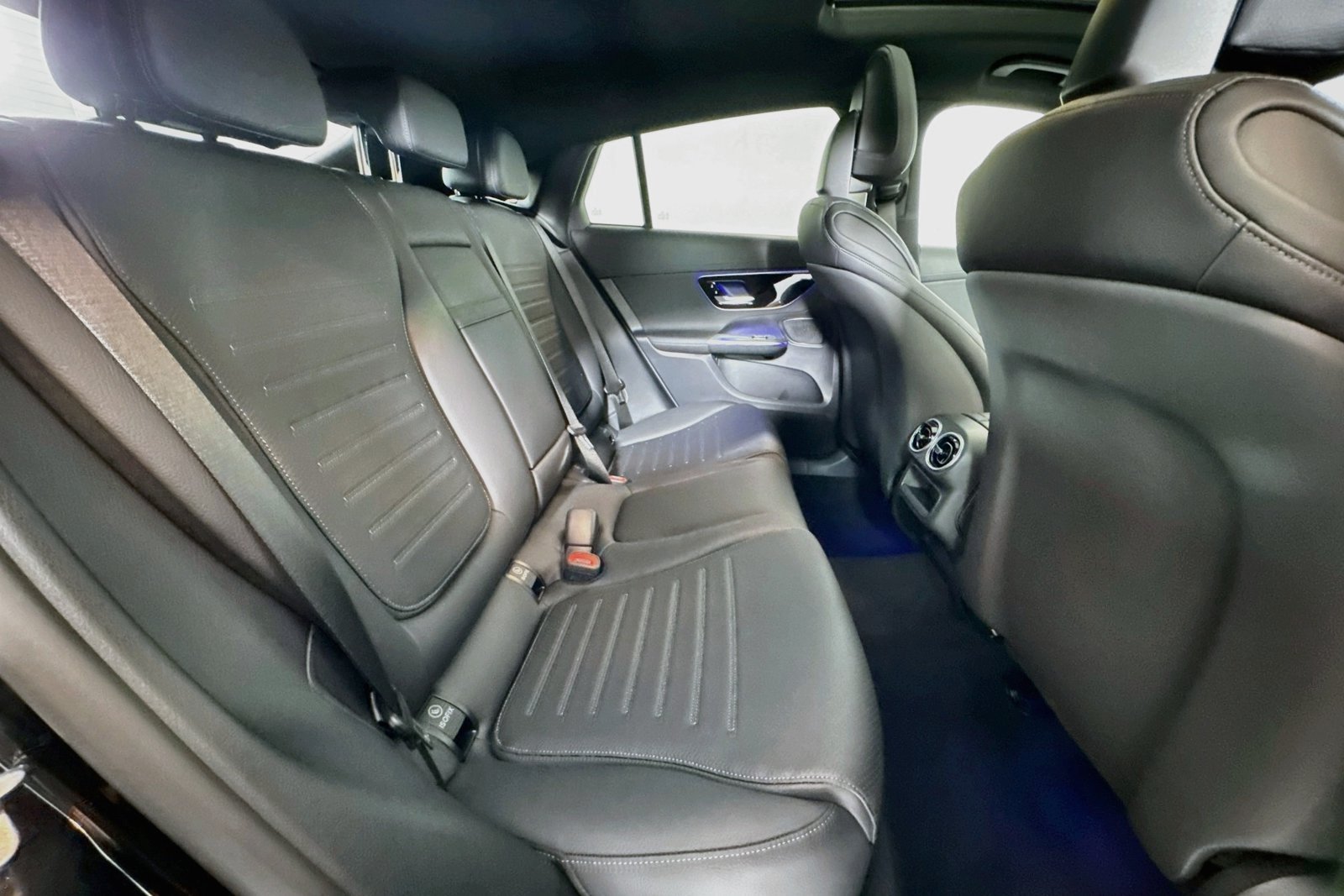 New 2027 Black Mercedes-Benz GLC 300 image 25