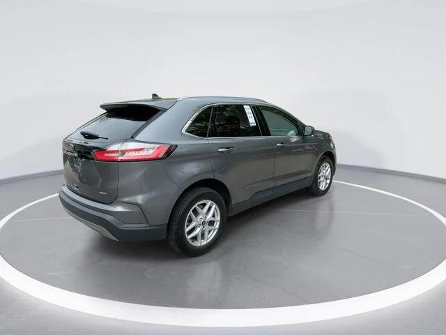 Used 2022 Gray Ford SEL image 8