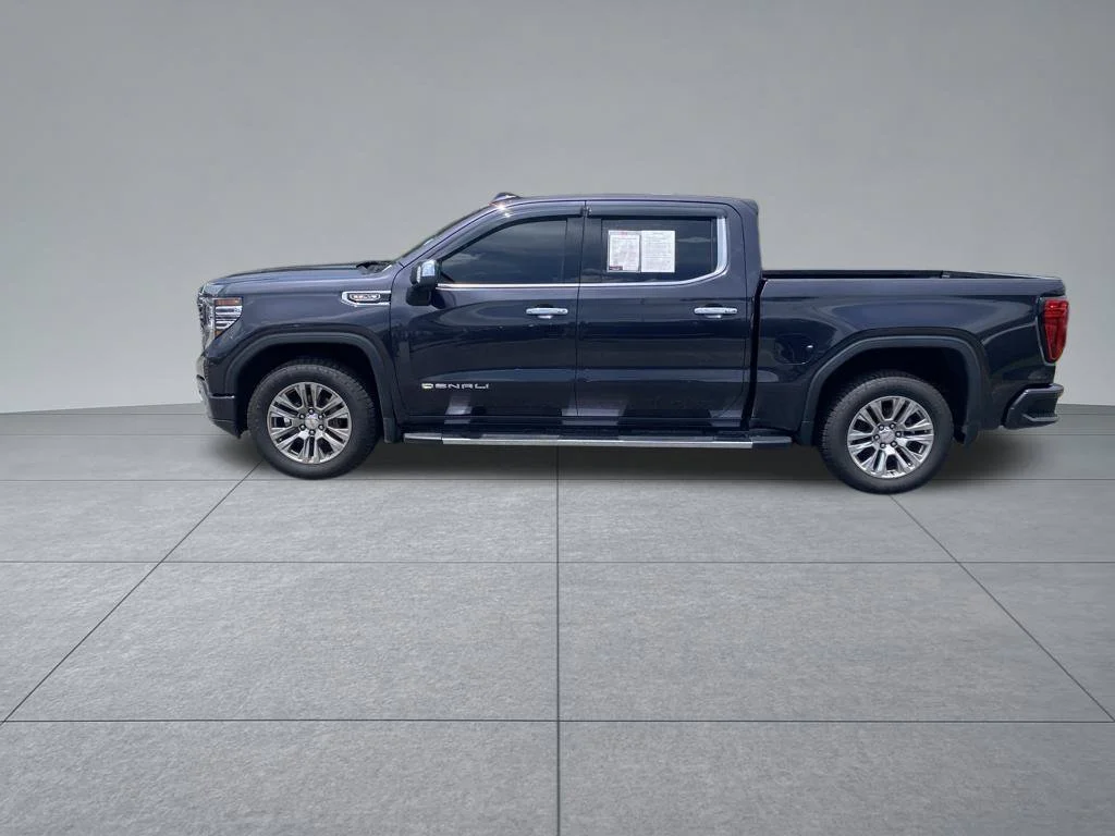 Used 2022 Silver GMC Denali image 3
