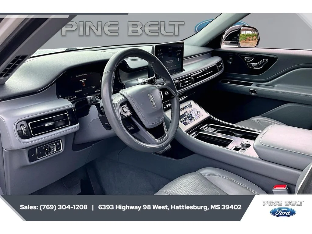 Used 2020 Pristine White Metallic Tri-Coat Lincoln Reserve image 12