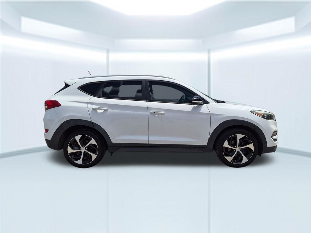 Used 2016 White Hyundai Sport image 7