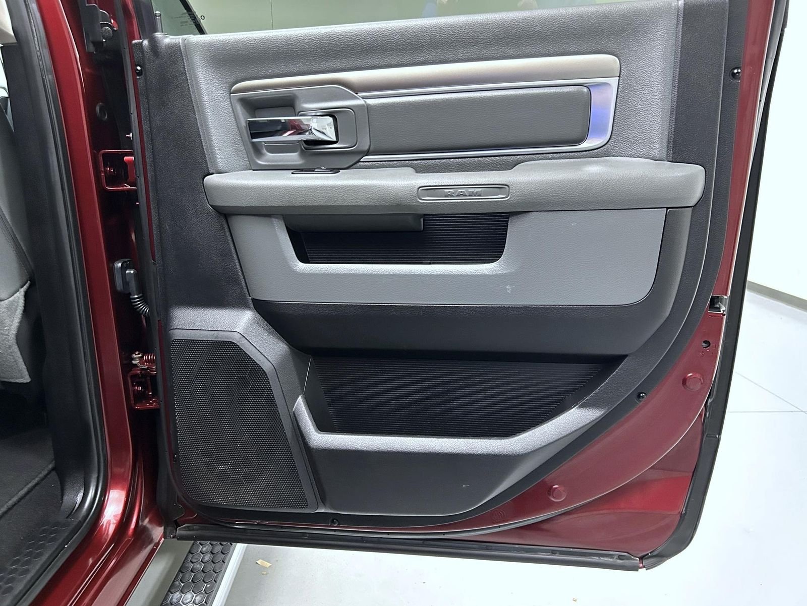 Used 2016 Red Ram SLT image 17