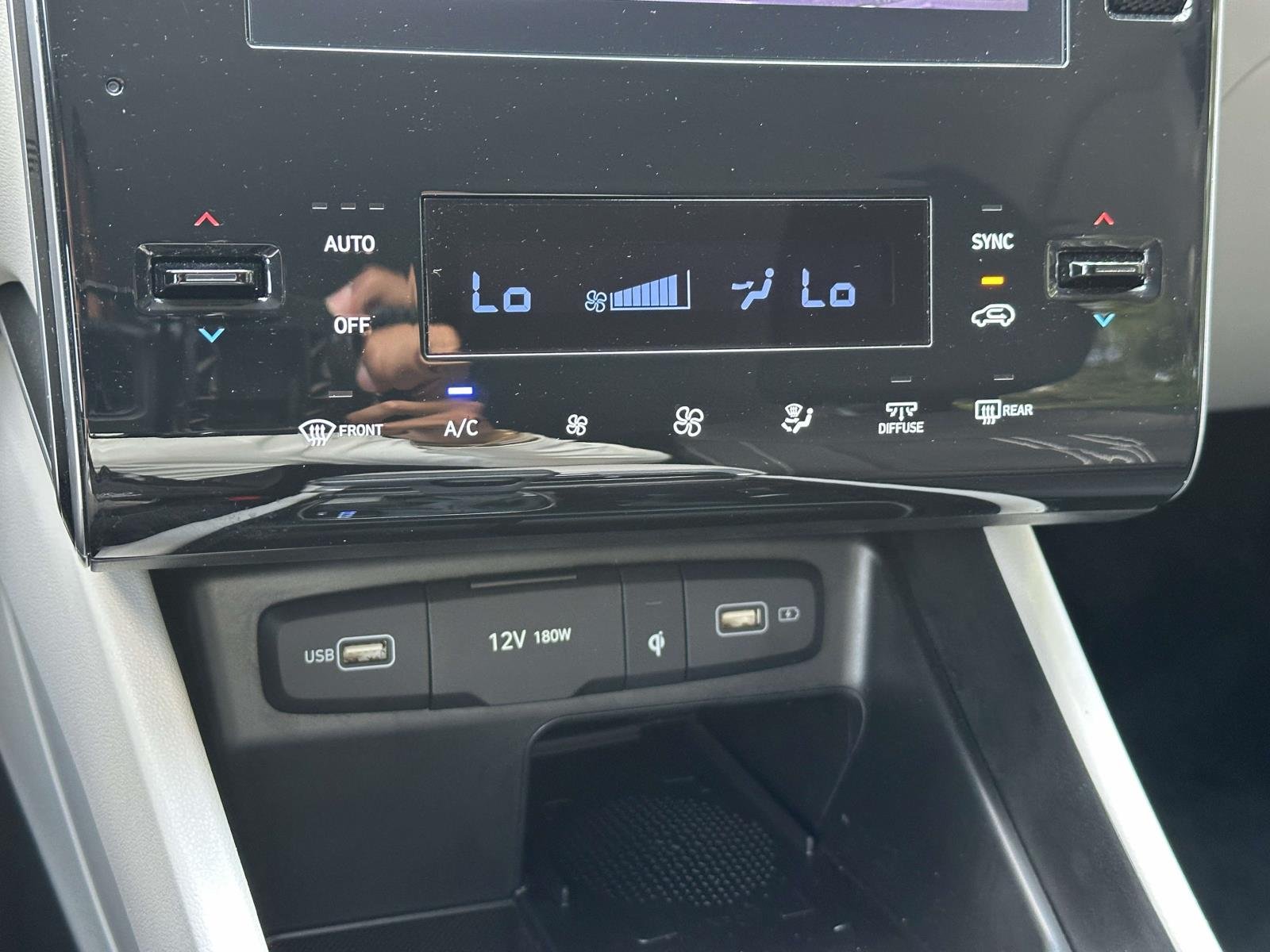 Used 2024 Black Hyundai SEL image 36