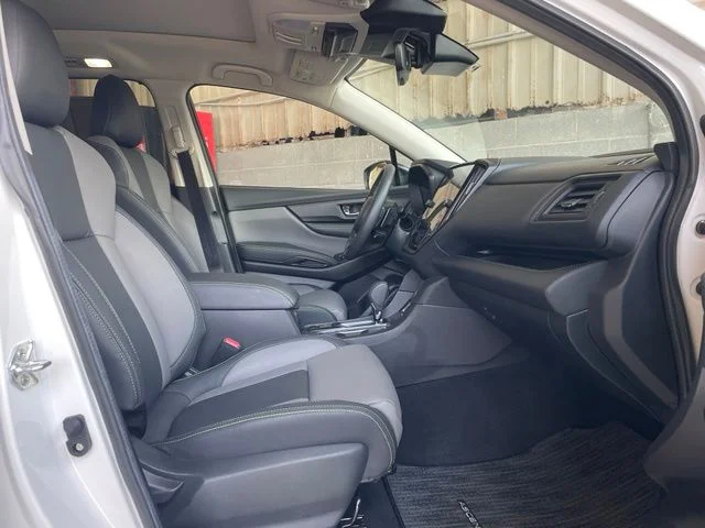 Used 2025 White Subaru Onyx Edition image 21
