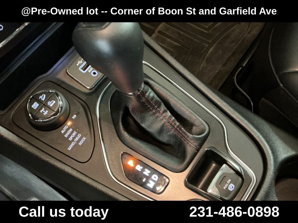 Used 2019 Red Jeep Trailhawk image 23