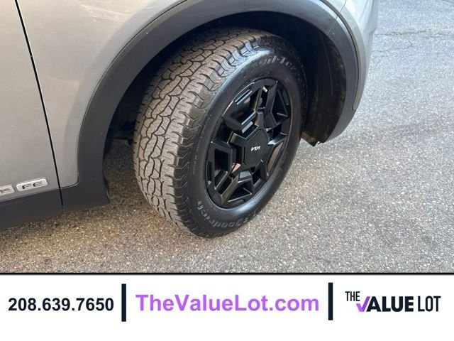Used 2018 Silver Kia EX image 11