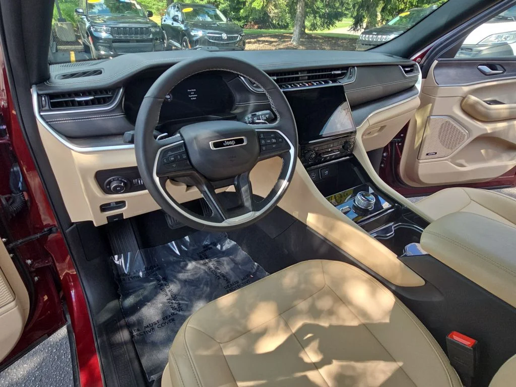 Used 2023 Red Jeep Limited image 17