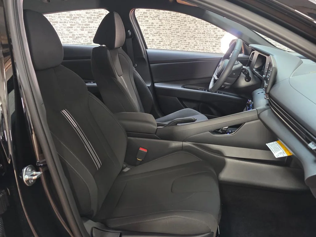 New 2026 Abyss Black Hyundai SEL Sport image 9