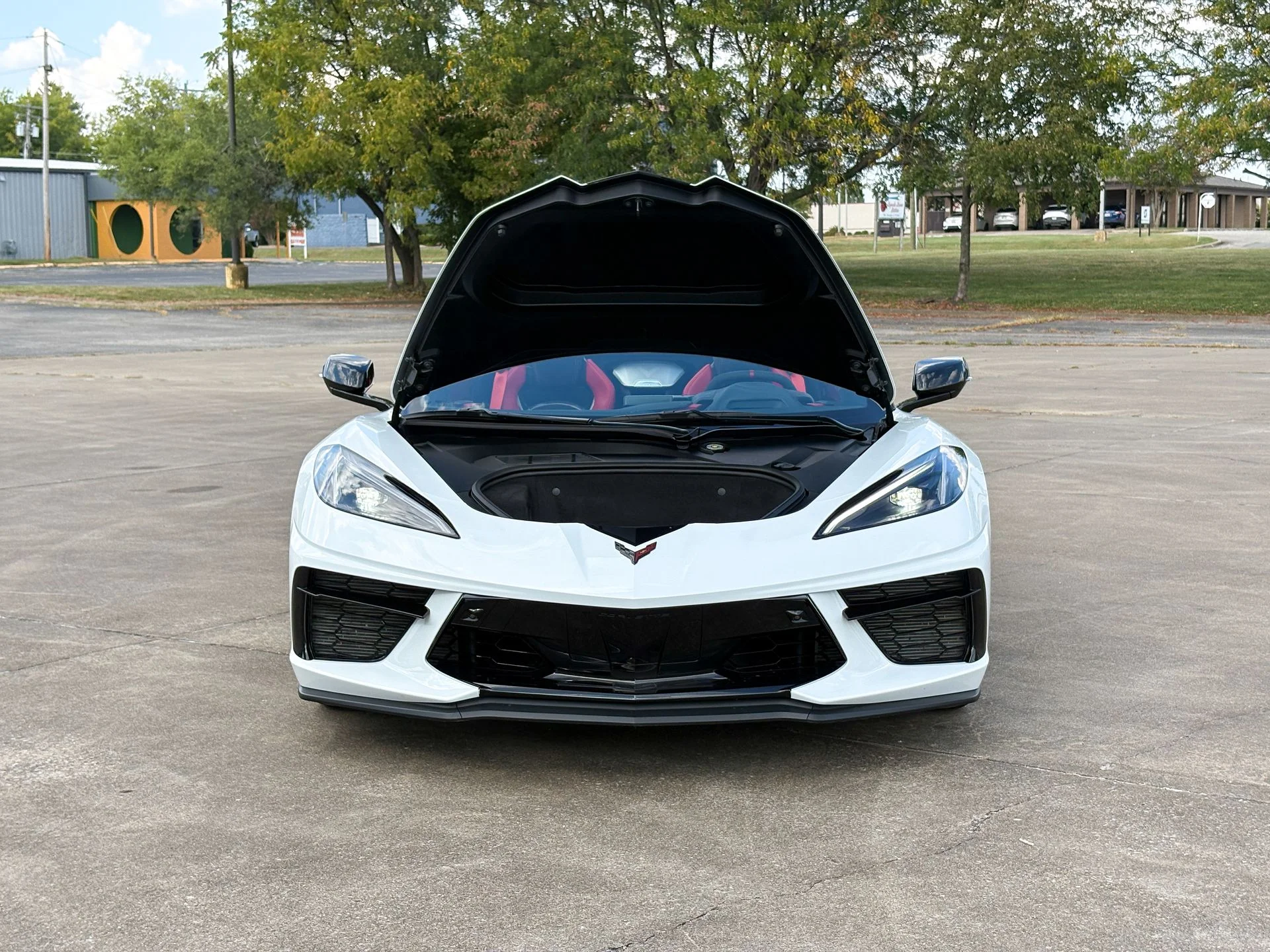Used 2023 White Chevrolet Stingray image 33