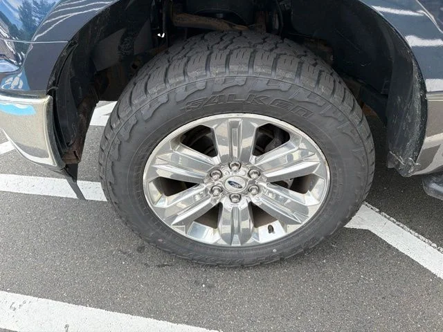 Used 2018 Blue Ford XLT image 15