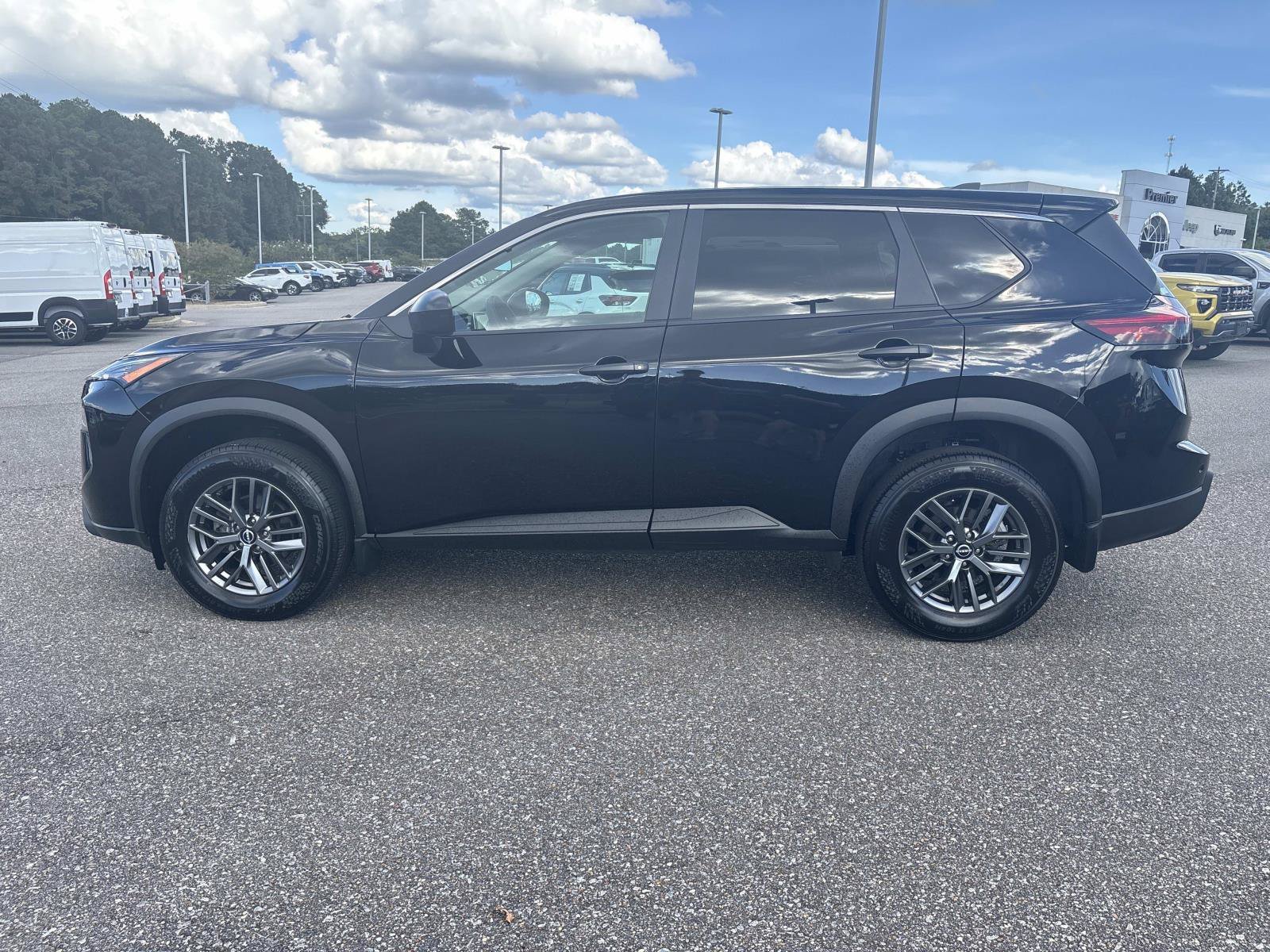 2026 Nissan Rogue S - Photo 8
