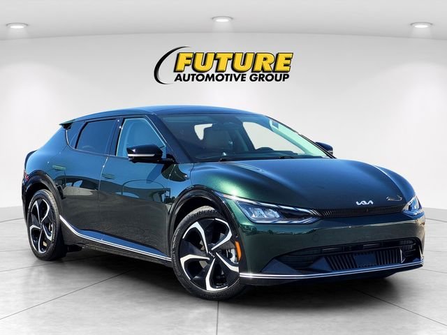 Used 2023 Green Kia GT-Line image 1