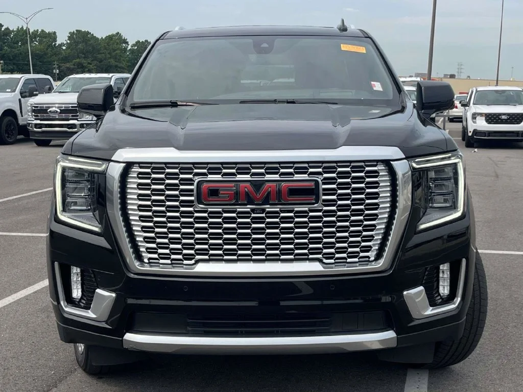 Used 2021 Black GMC Denali image 9