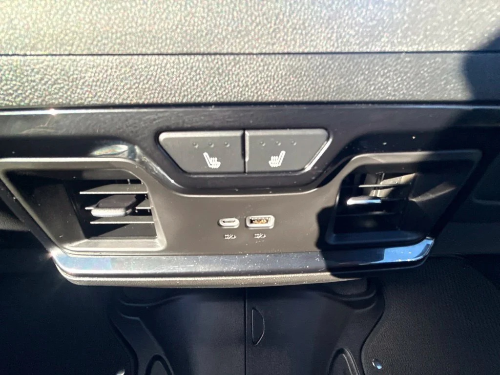Used 2025 White GMC AT4X image 13