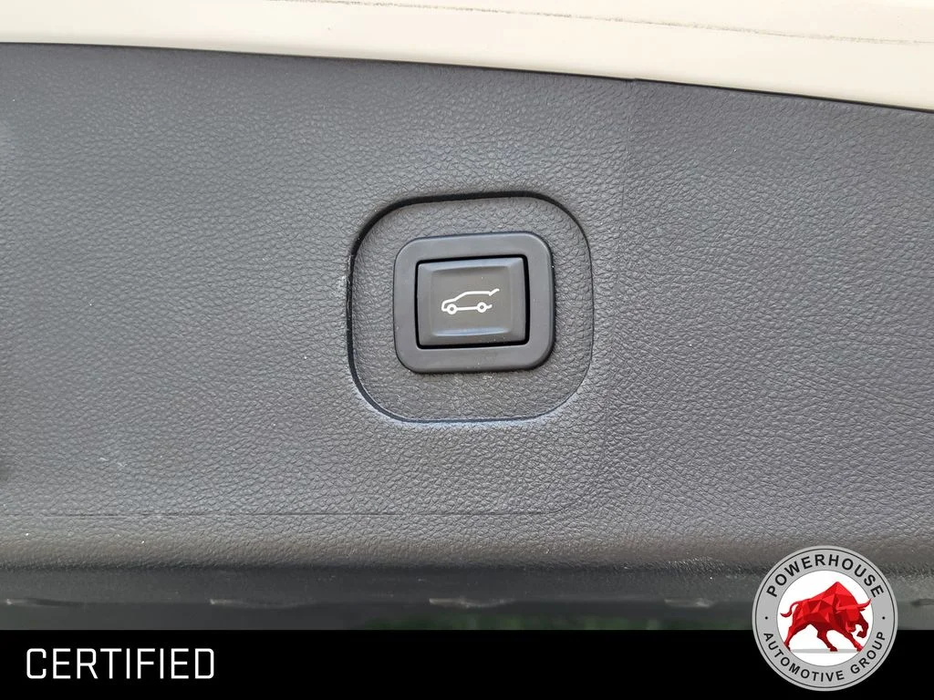 Used 2017 White GMC Denali image 14