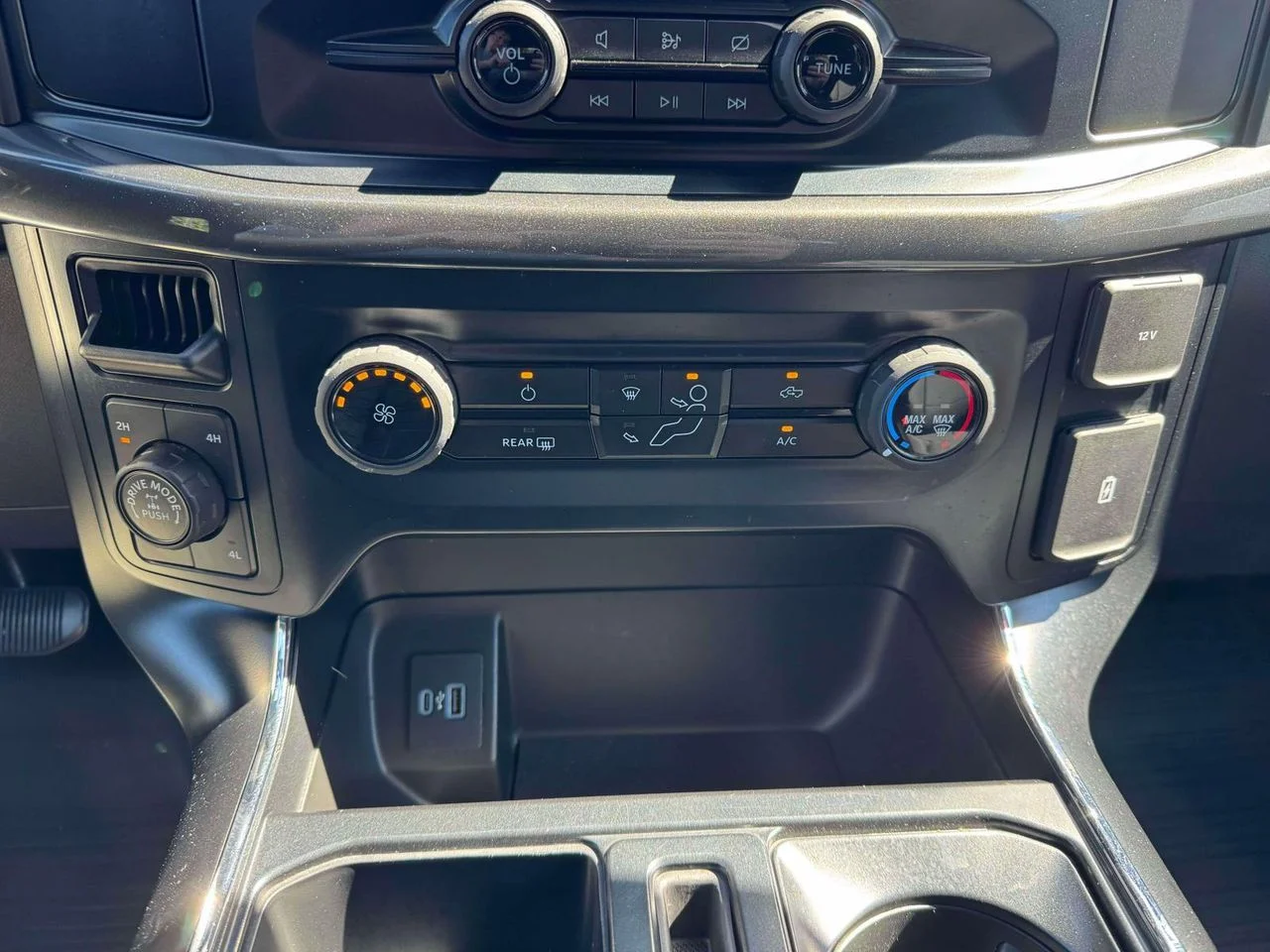 Used 2023 CARBONIZED GRAY METALLIC Ford XL image 30