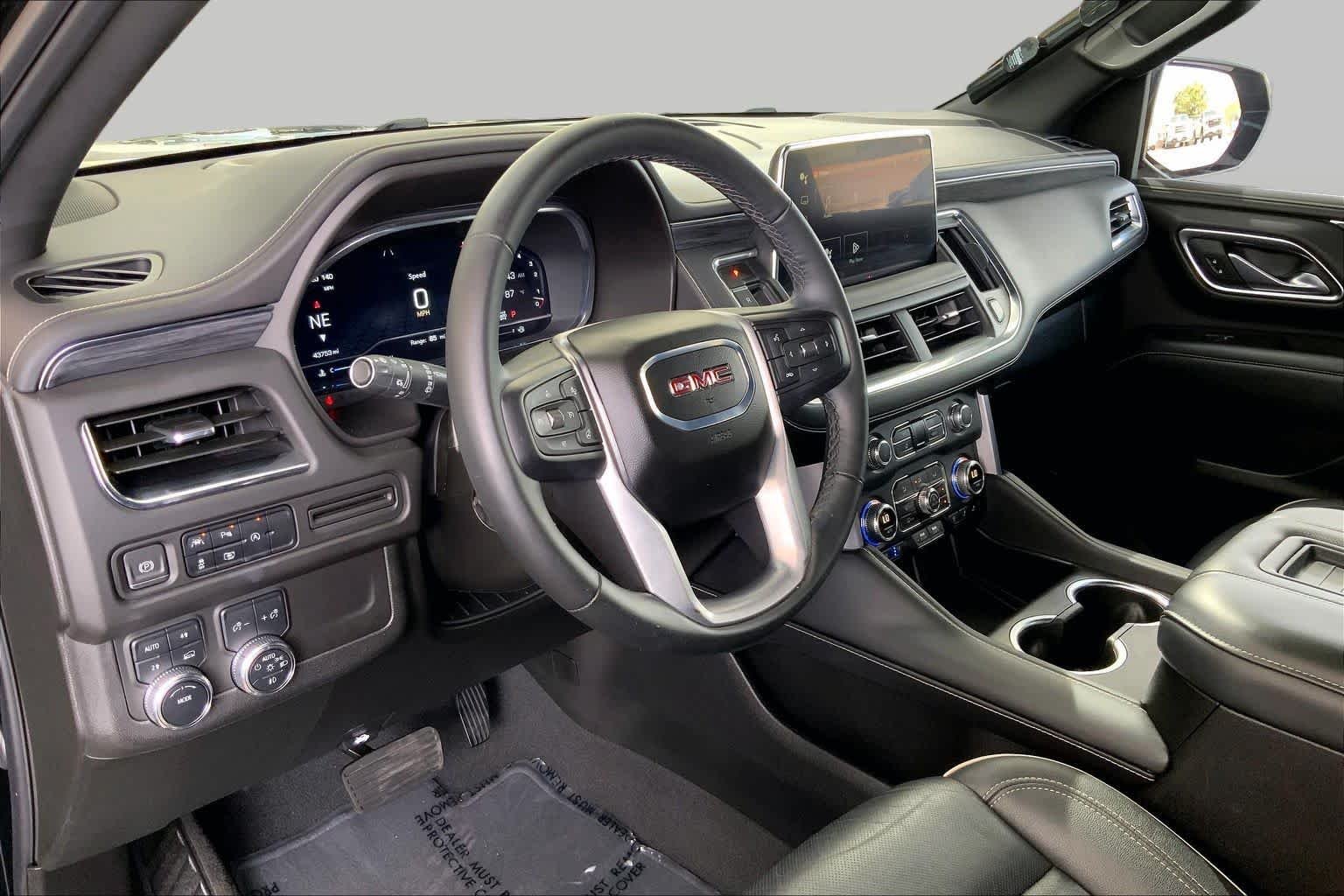 Used 2024 Onyx Black GMC SLT image 18