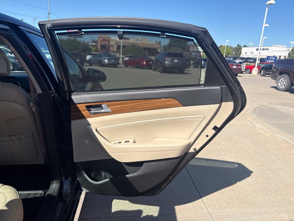 Used 2015 Phantom Black Hyundai Limited image 27