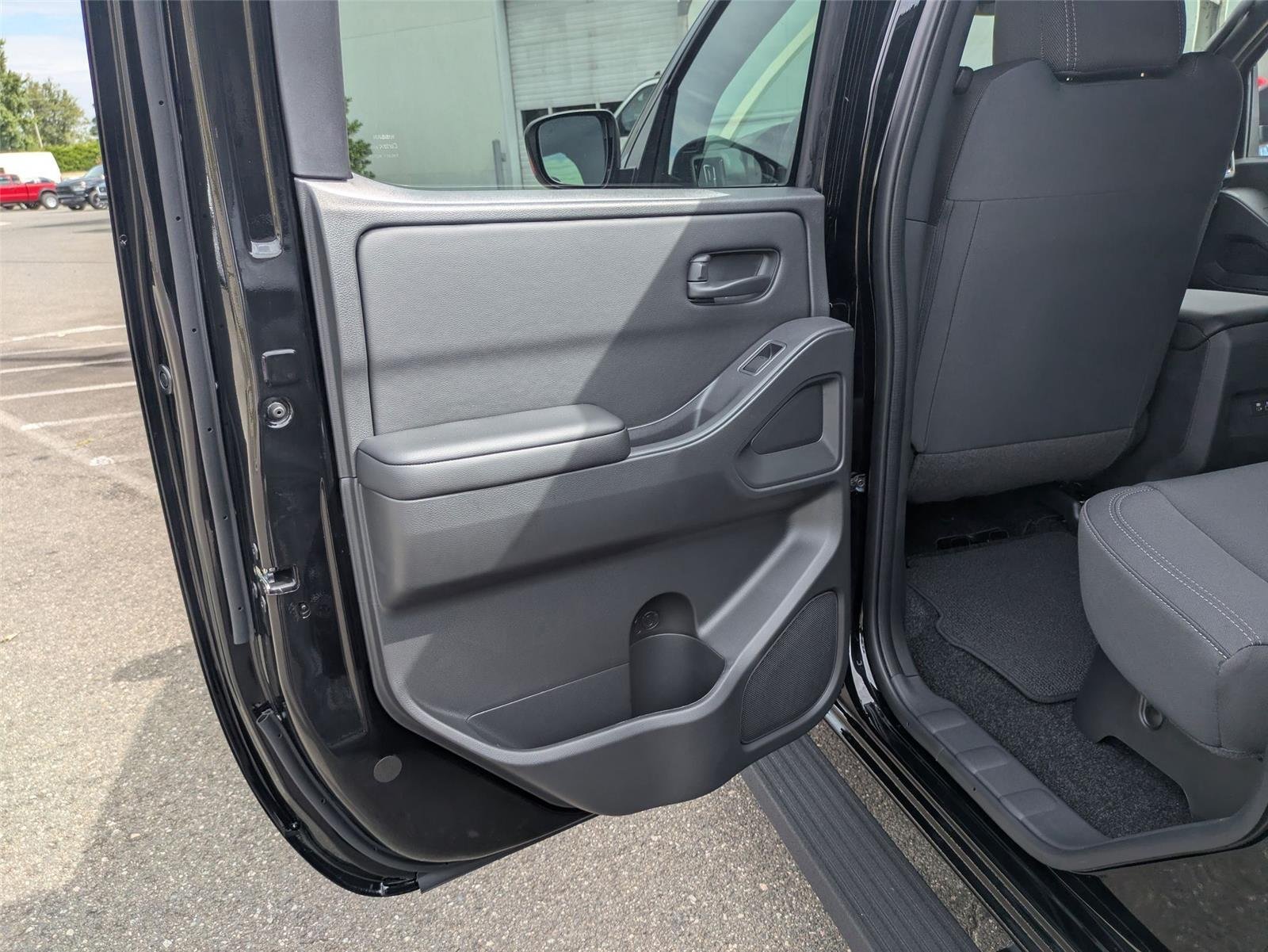 2026 Nissan Frontier SV - Photo 14