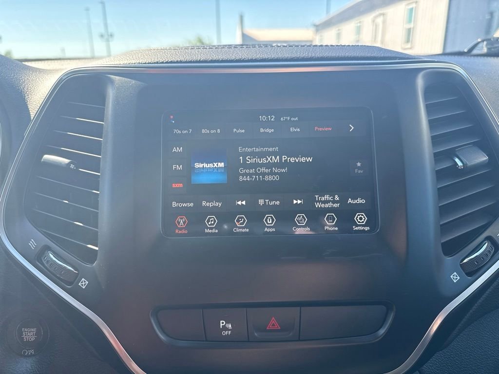 Used 2020 Silver Jeep Latitude Plus image 22