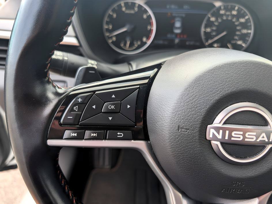 Used 2025 Pearl White Tricoat Nissan SR image 15
