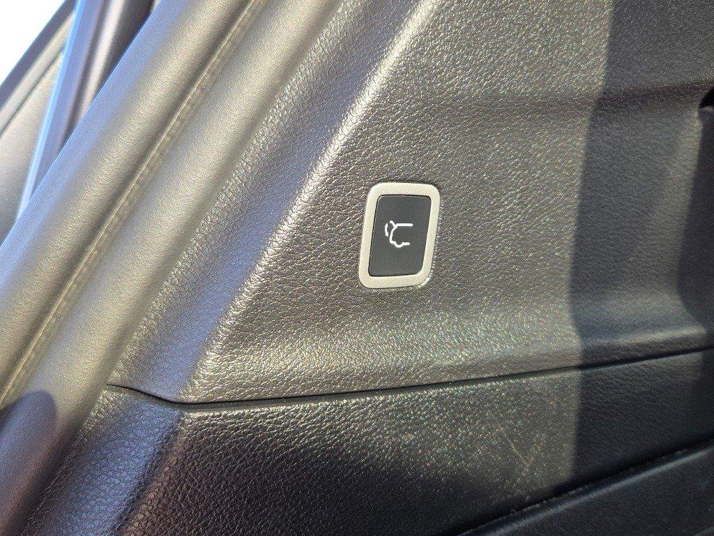 Used 2021 Velvet Red Pearlcoat Chrysler Hybrid Limited image 19