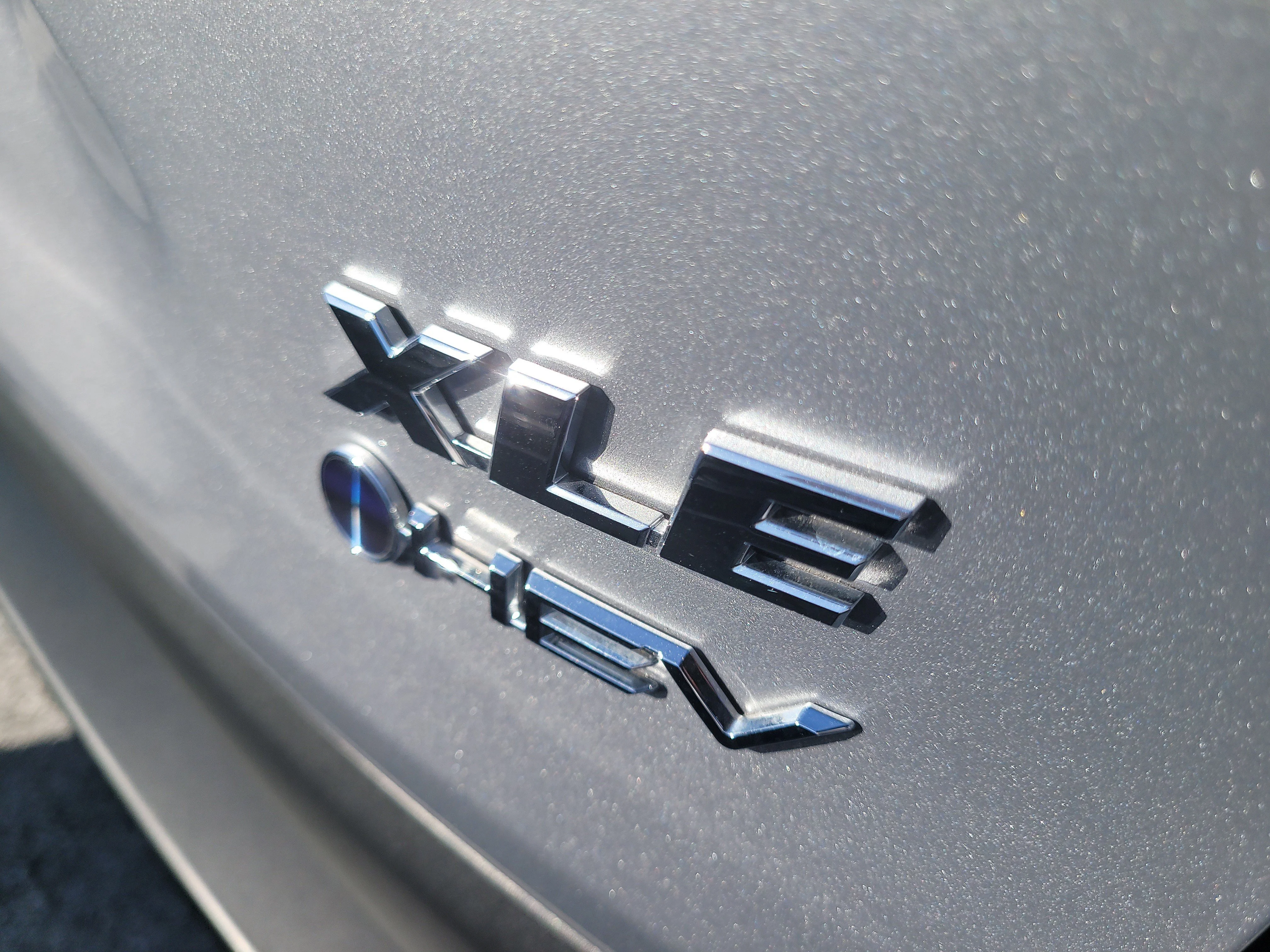 Used 2025 Silver Sky Metallic Toyota Hybrid XLE image 10