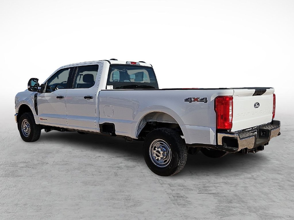 New 2027 Oxford White Ford F-350® XL image 7