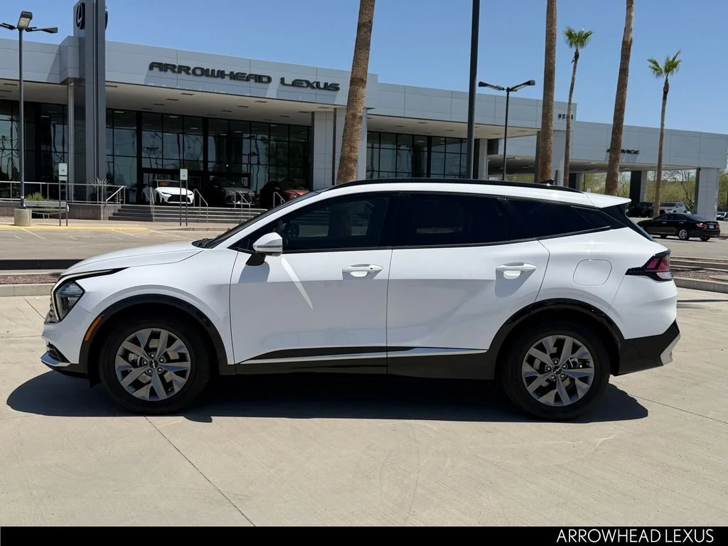 Used 2023 White Kia SX image 3
