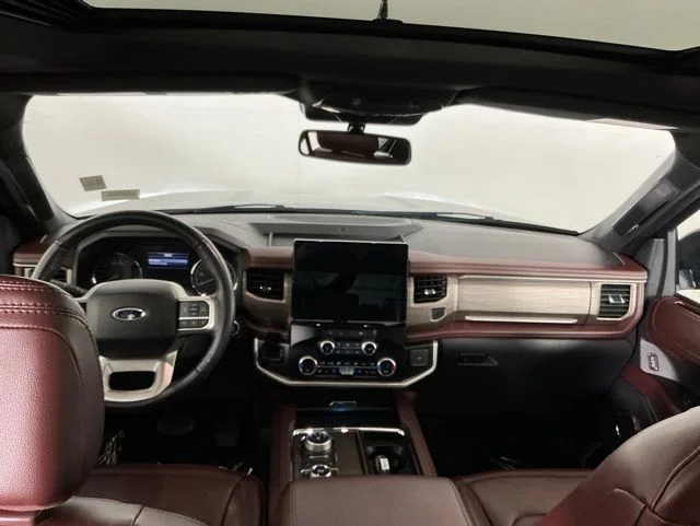 Used 2024  Ford Limited image 21