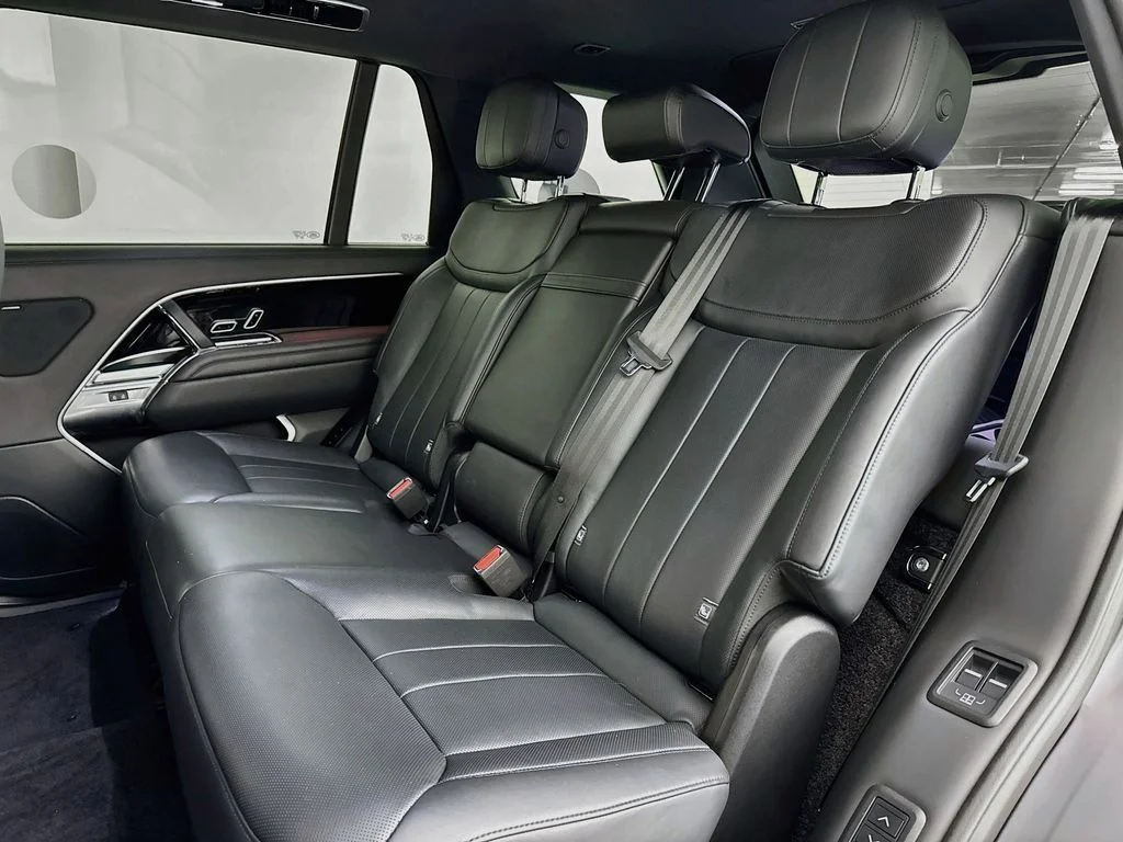 Used 2023 Black Land Rover SE image 25
