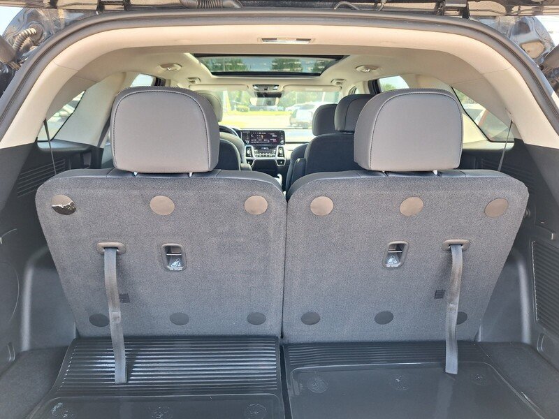 Used 2022 Black Kia EX image 26
