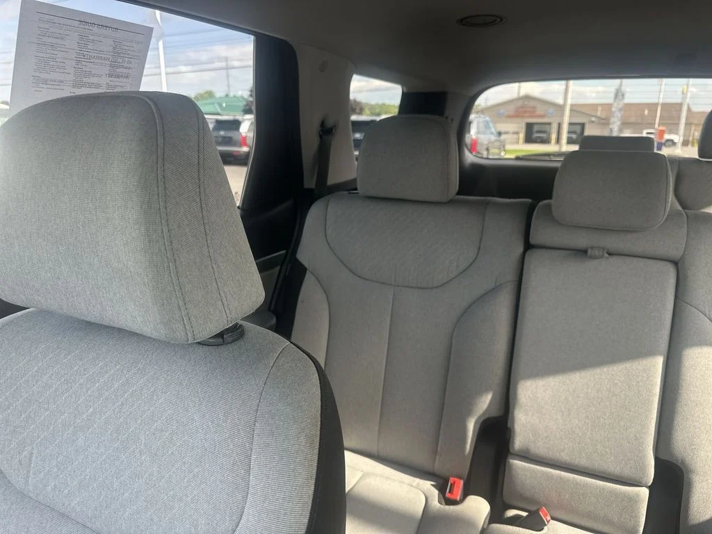 Used 2023 Gray Hyundai SE image 12