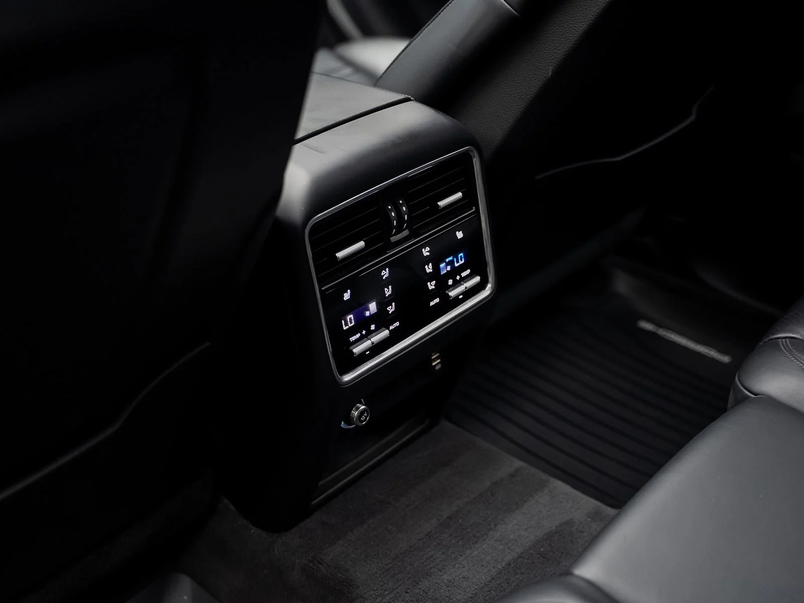 Used 2019 White Porsche Base image 39