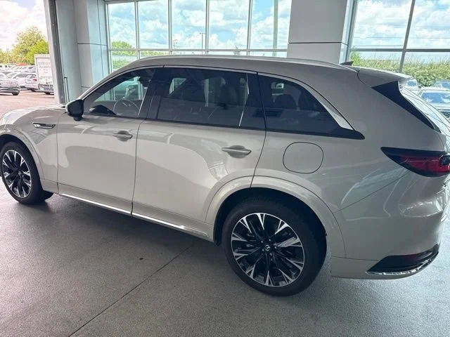 Used 2025 Platinum Quartz Mazda S Premium Package image 5